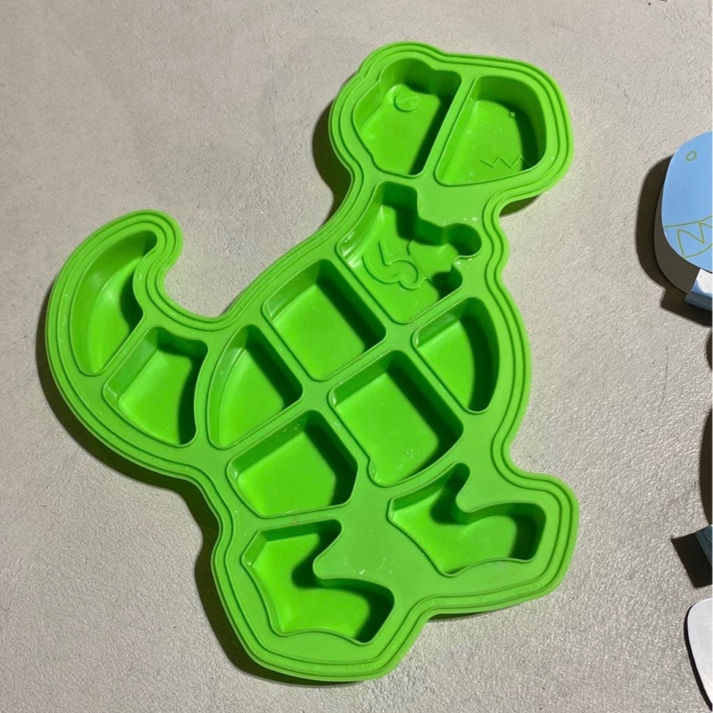 Silicone Dinosaur Cake Mold - Picture 2 of 4
